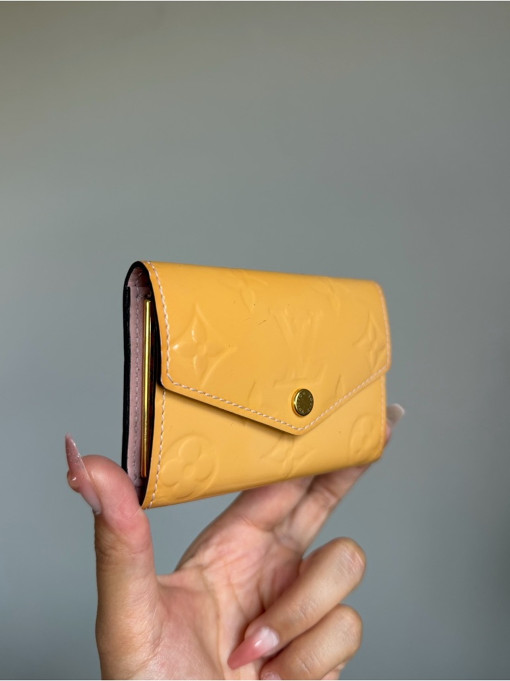 Louis Vuitton Pink Interior and Yellow Vernis Monogram 6 Key Holder Wallet Case